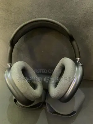Neat Authentic Apple Airpod Max