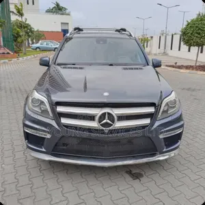 Mercedes-Benz GL-Class GL550 4MATIC 4dr SUV AWD (4.7L 8cyl Turbo 7A)