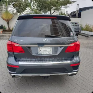 Mercedes-Benz GL-Class GL550 4MATIC 4dr SUV AWD (4.7L 8cyl Turbo 7A)