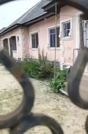 1bdrm Bungalow in Ogbovwan Ughelli, Warri for sale