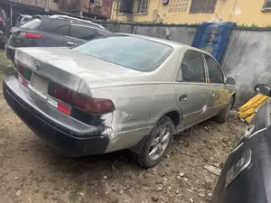 Toyota Camry LE 4dr Sedan (2.2L 4cyl 4A) 2001 Silver