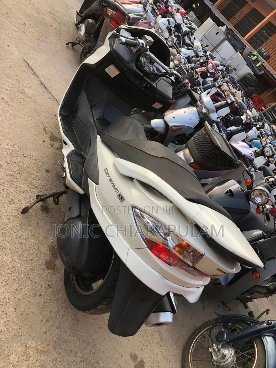 Suzuki Burgman 2013 White