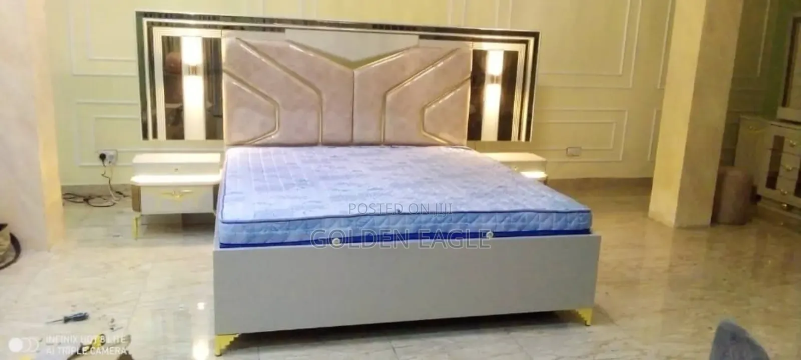 Kings and Queen Bed Set With Mirror