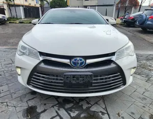 Toyota Camry XLE 4dr Sedan (2.5L 4cyl 6A) 2016 Pearl