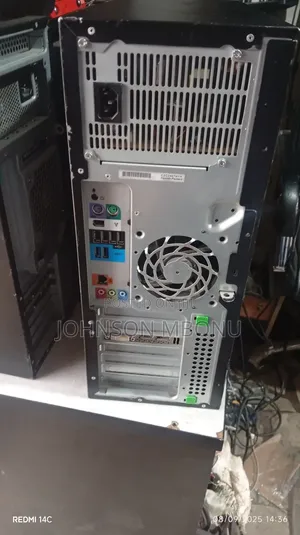 Desktop Computer HP Z420 64GB Intel Xeon HDD 1T