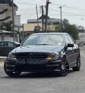 Mercedes-Benz C300 Luxury 4Matic Sedan AWD (3.5L 6cyl 7A) 2013 Black