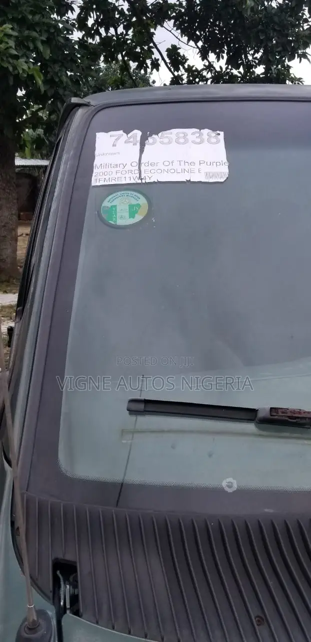 Ford E-150 XLT Wagon 2005 Green