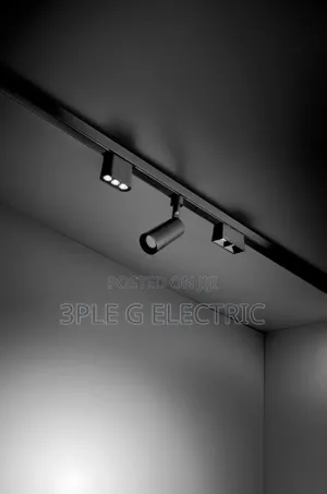 Unique Linear Magnetic Track Light