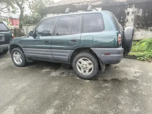 Toyota RAV4 2001 Green