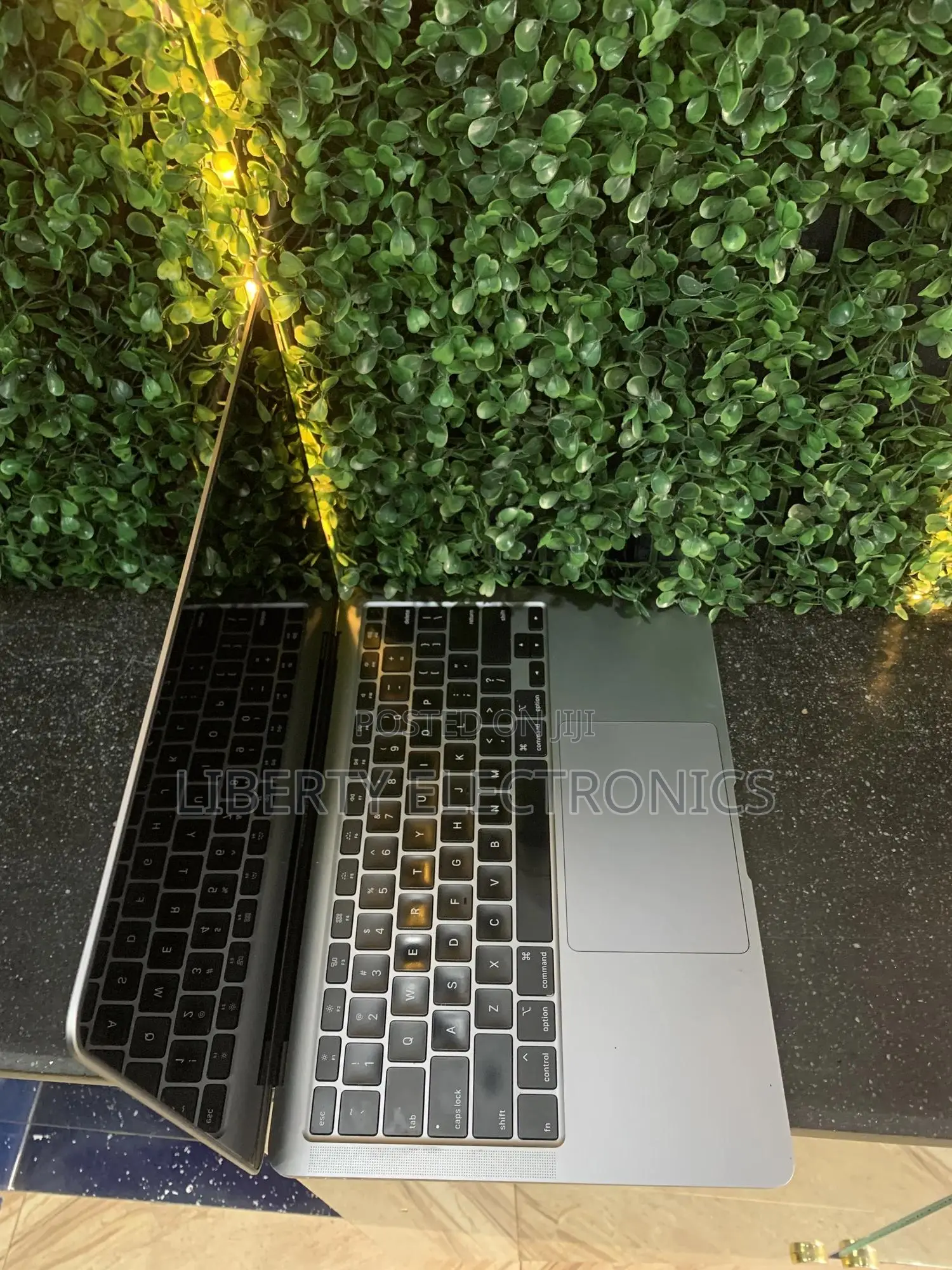 Laptop Apple MacBook Air 2020 16GB Intel Core I5 SSD 512GB