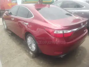 Lexus ES 350 FWD 2015 Red