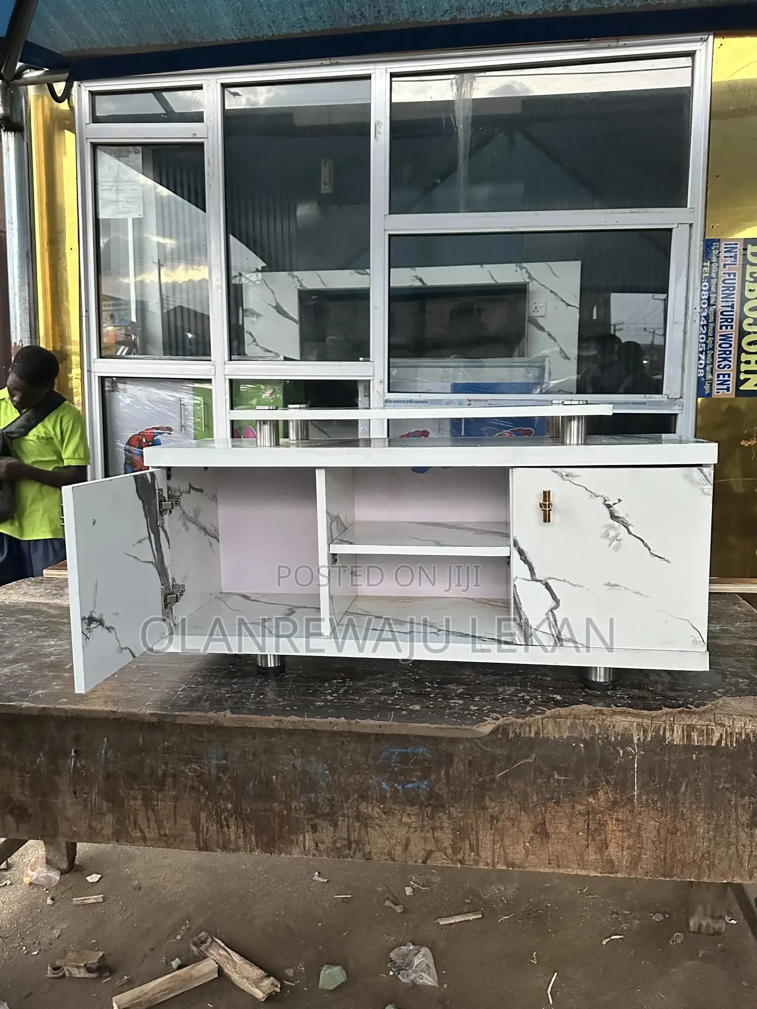 Mini Size Tv-Shelf