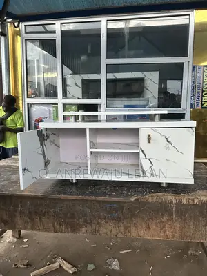 Mini Size Tv-Shelf