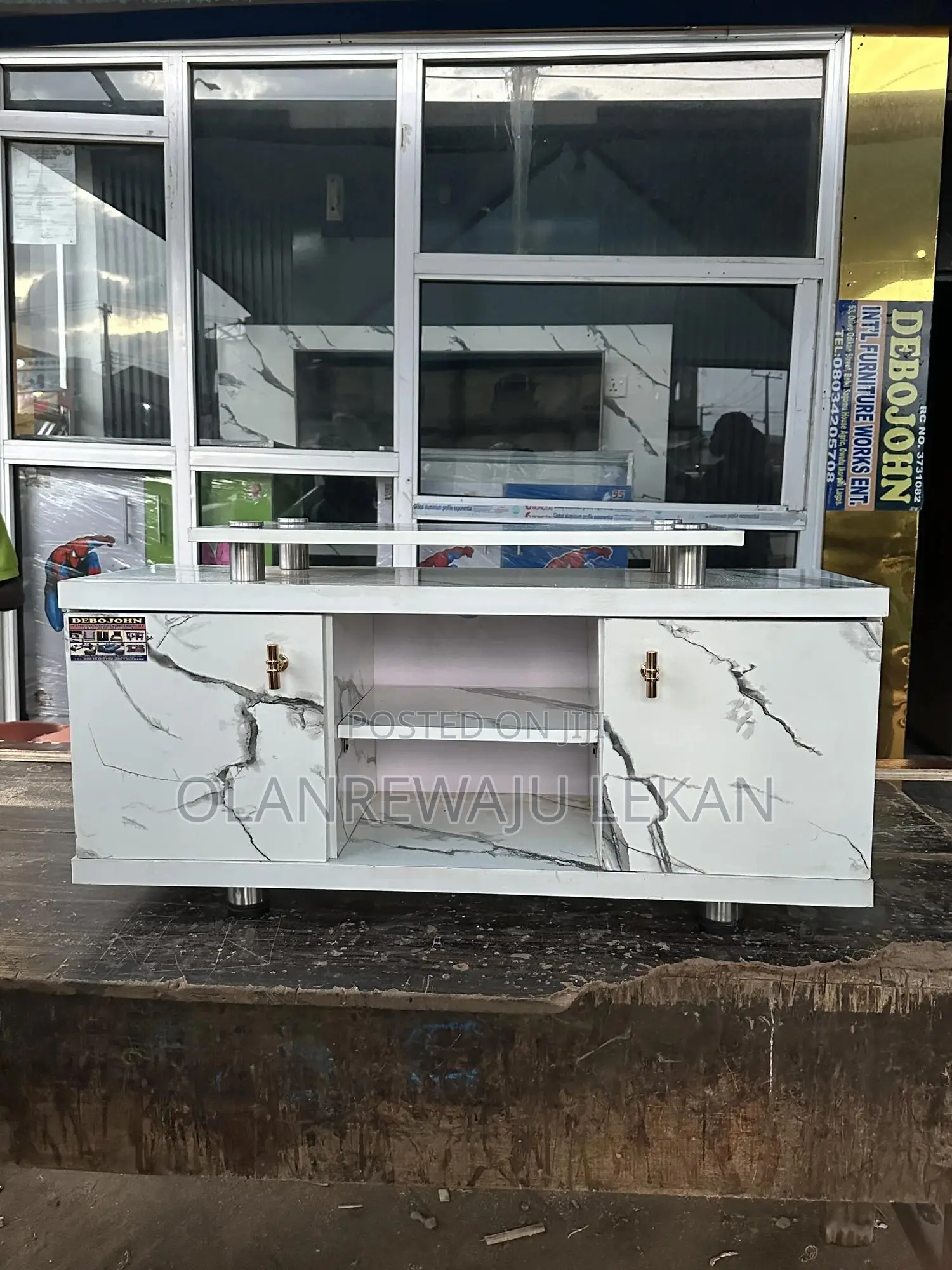 Mini Size Tv-Shelf
