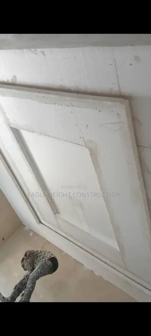 Long-Lasting Polystyrene Ceiling Pop for Any Room