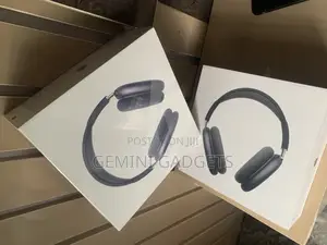 New Black Color Apple Airpod Max