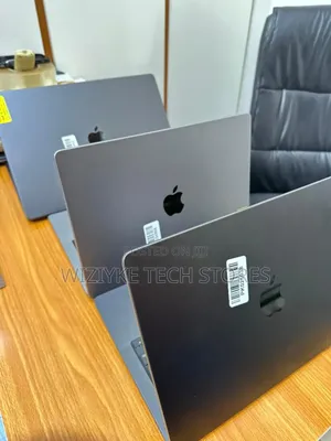 Laptop Apple MacBook Pro 2023 M2 16GB Intel Core i7 SSD 512GB