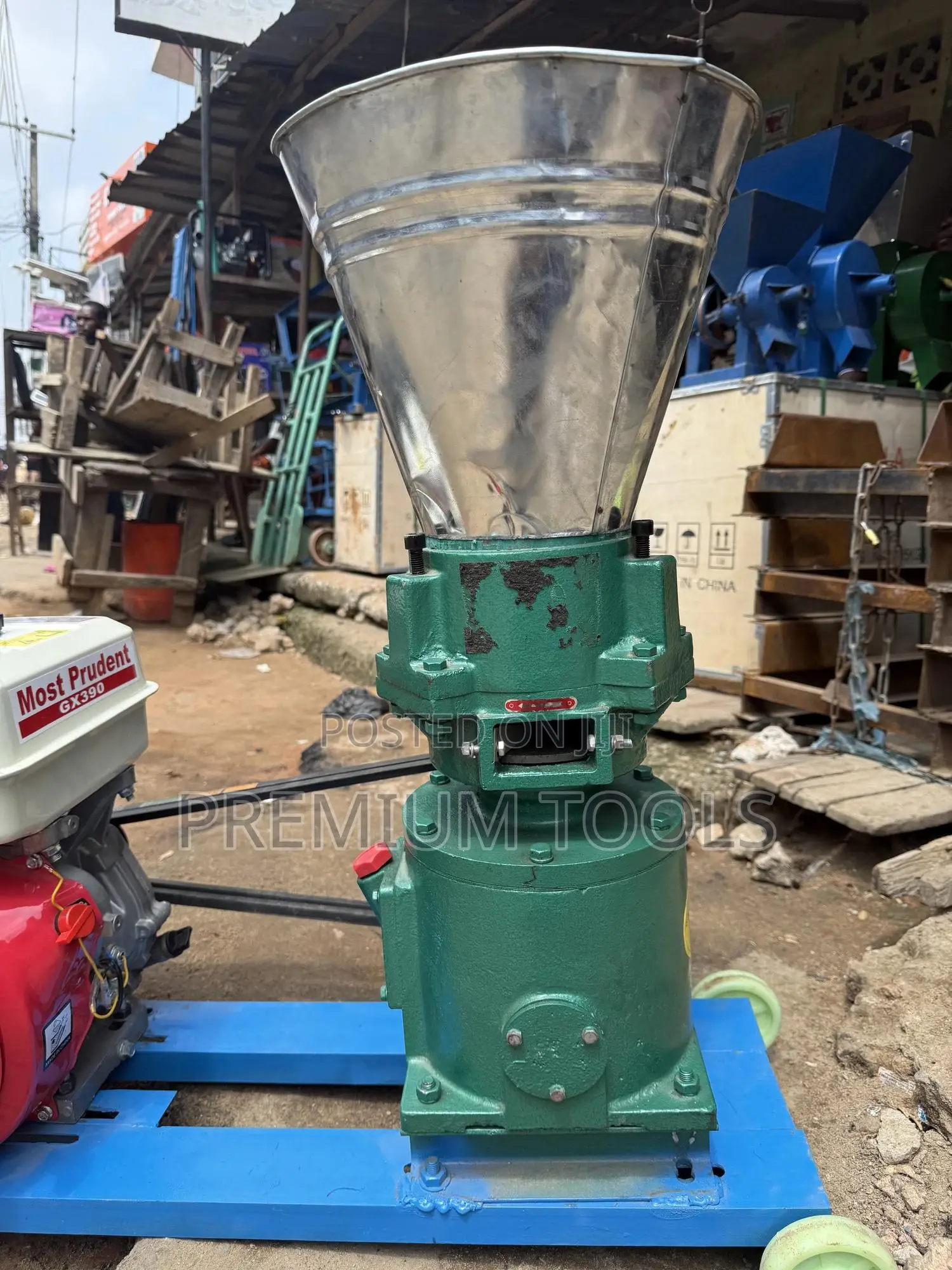 Palletizer Feed Processing Machine - Petrol Engine