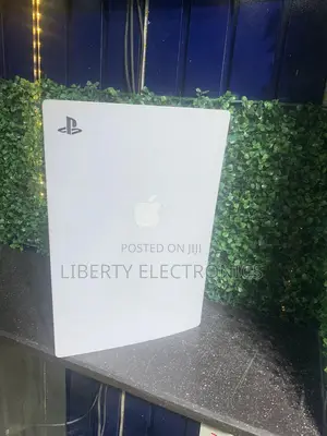 Direct Uk Used Ps5 1tb +One Controller