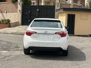Toyota Corolla LE Eco 4dr Sedan (1.8L 4cyl CVT) 2014 White
