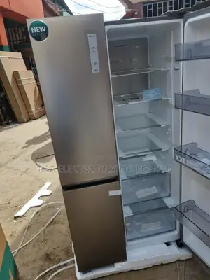 Hisense Side by Side Refrigerator 634l