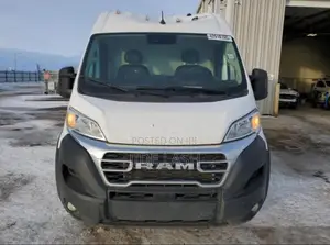 Bus 2023 White