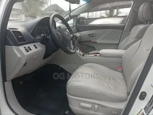 Toyota Venza AWD 2010 White