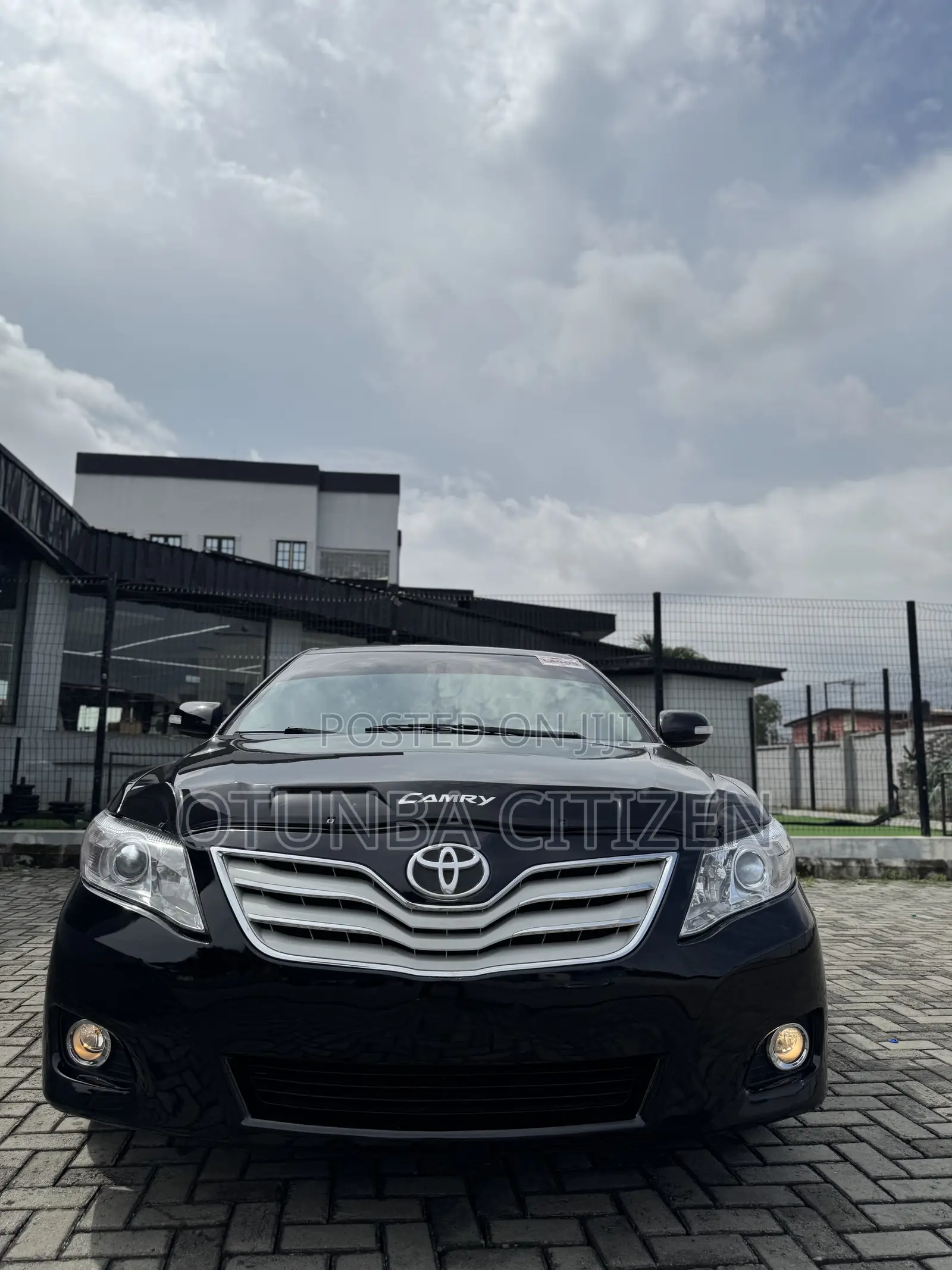 2010 Toyota Camry XLE V6 4dr Sedan (3.5L 6cyl 6AM)