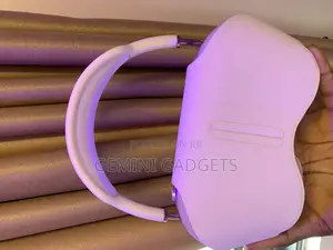 Neatly Used White Airpod Max 1st Generation