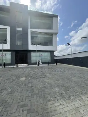 Showroom for Lease