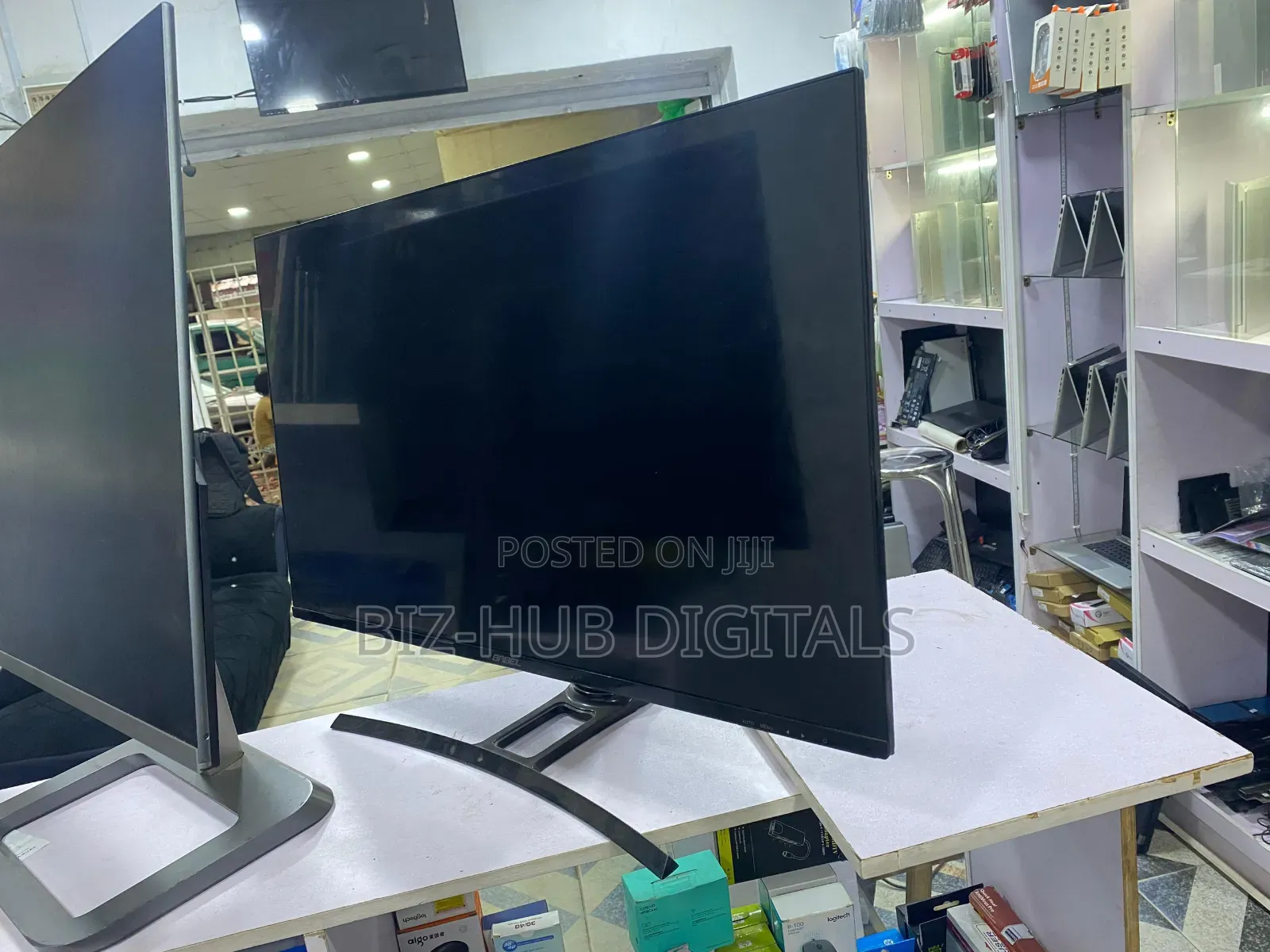 32" Framless Monitor