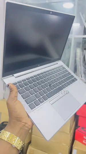 Laptop HP EliteBook 845 G8 16GB AMD Ryzen 5 SSD 256GB