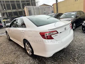 Toyota Camry SE 4dr Sedan (2.5L 4cyl 6A) 2012 White