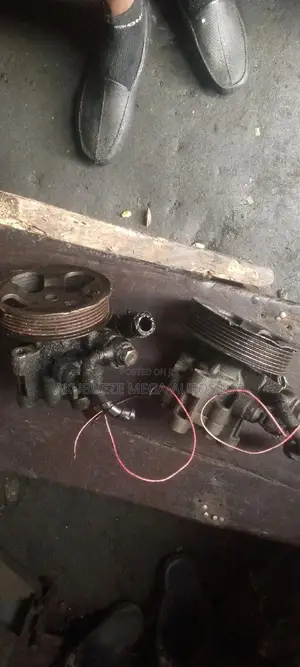 Direct Tokunbo Power Steering Pump for 2az