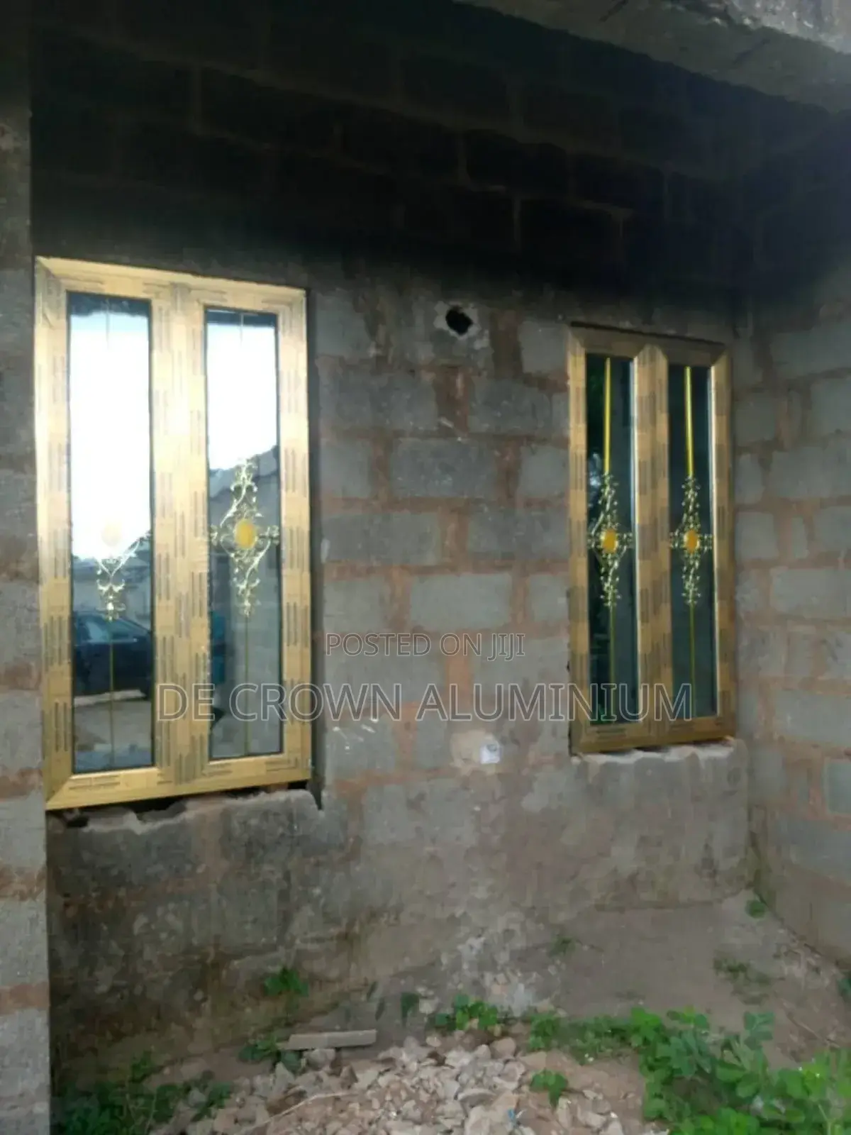 Luxury Gold Aluminium Casement Windows With Flower Spacer Double Glaze ...