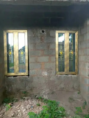 Luxury Gold Aluminium Casement Windows With Flower Spacer Double Glaze