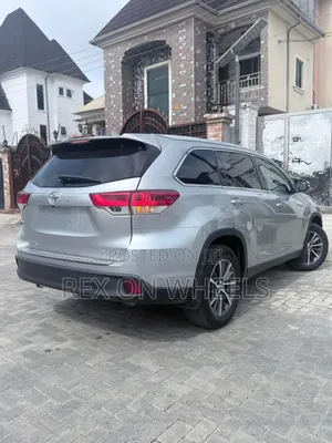 Toyota Highlander XLE 2019 Silver