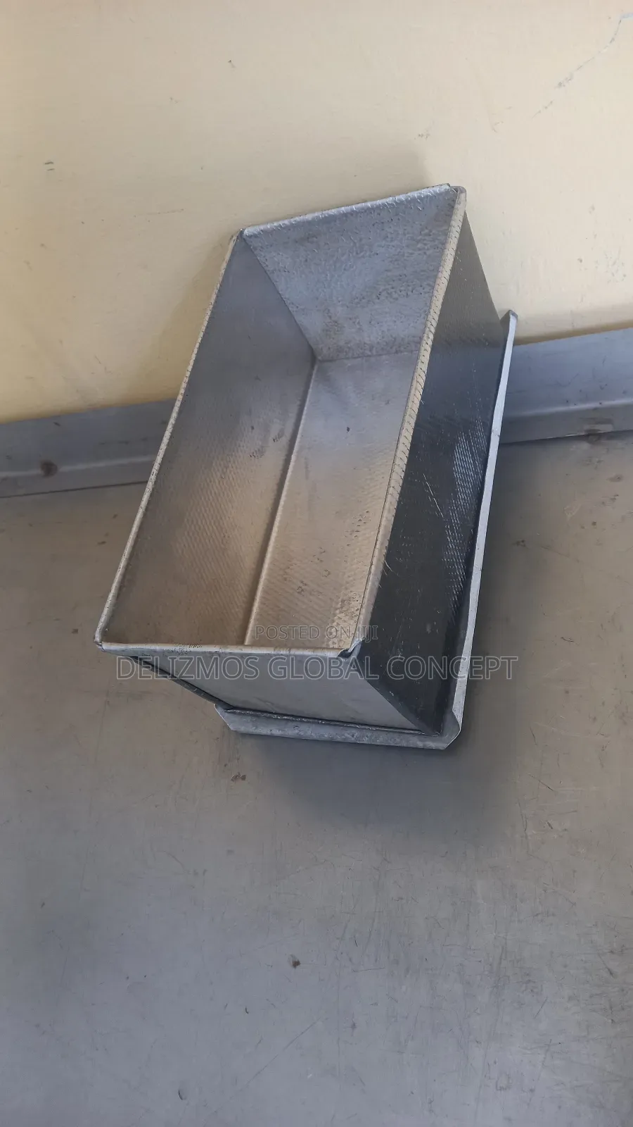 Family Size Aluminium Bread Pan (Other Sizes Also Avail)