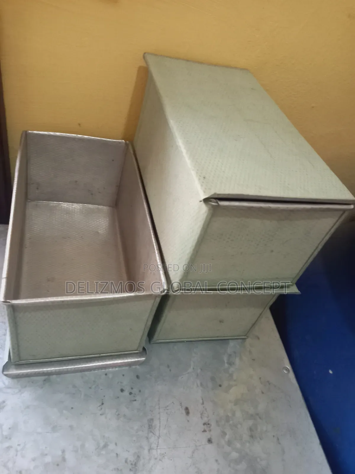 Family Size Aluminium Bread Pan (Other Sizes Also Avail)