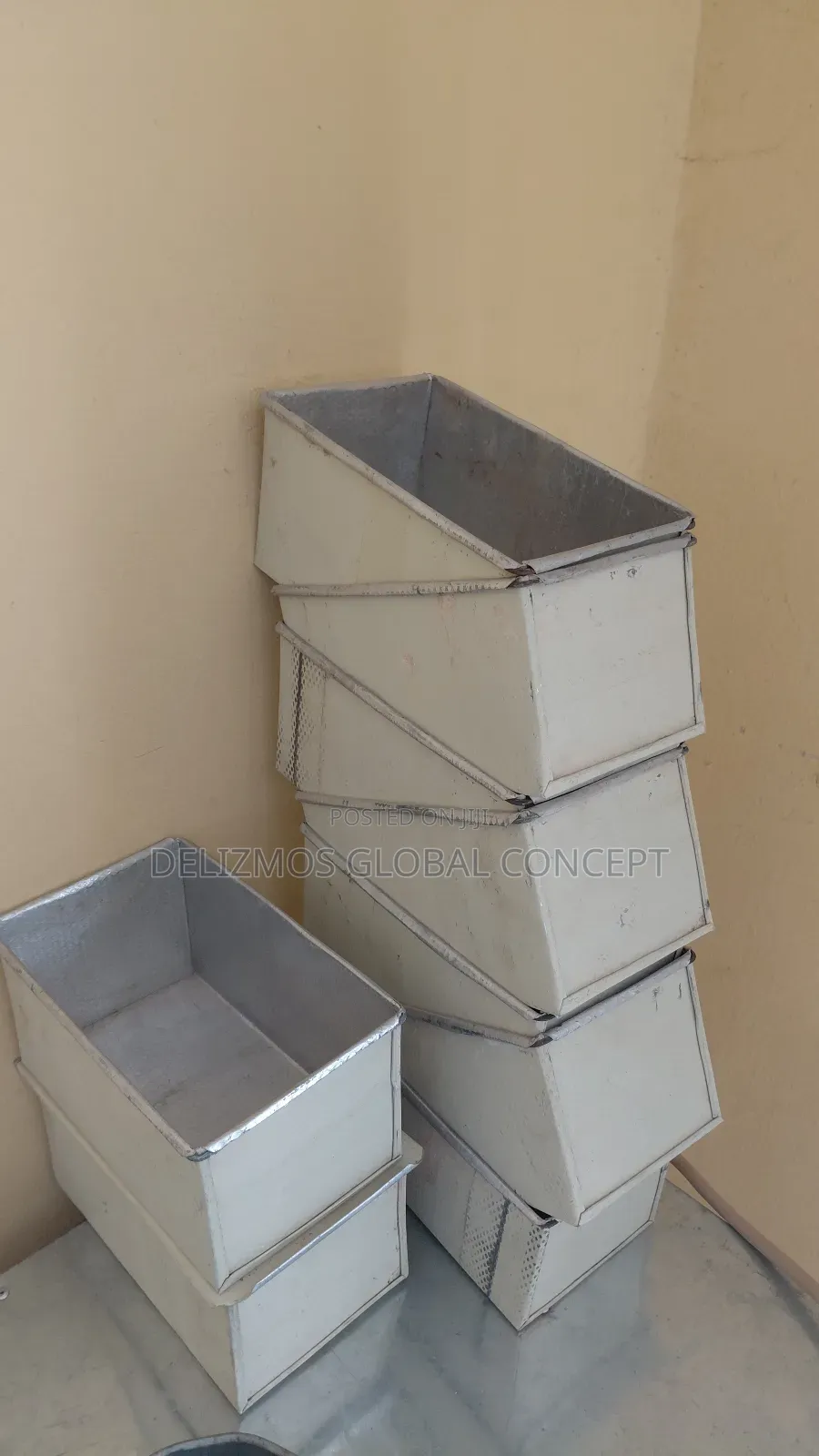 Family Size Aluminium Bread Pan (Other Sizes Also Avail)