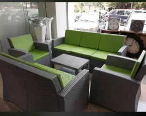Imported Plastic 7 Seater Outdoor Chair With Table