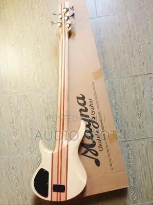 Magna Professional Active 5 Strings Bass Guitar