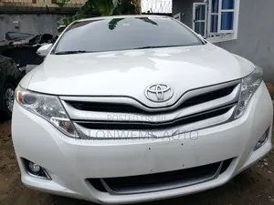 Toyota Venza LE FWD 2013 White