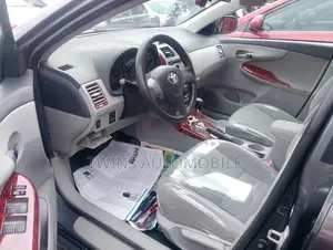 Toyota Corolla LE 4dr Sedan (1.8L 4cyl 4A) 2012 Gray