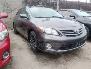 Toyota Corolla LE 4dr Sedan (1.8L 4cyl 4A) 2012 Gray