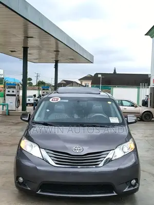 Toyota Sienna XLE 8 Passenger 2012 Gray