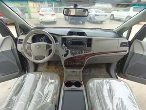 Toyota Sienna XLE 8 Passenger 2012 Gray