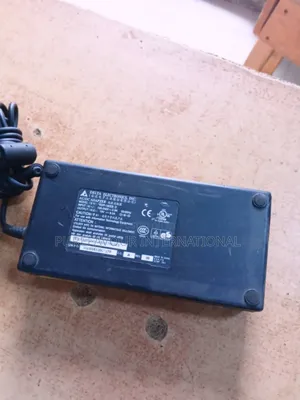 Delta 19v 9.5a 180w Laptop Ac/Dc Power Adapter