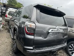 Toyota 4-Runner Limited 4dr SUV 4WD (4.0L 6cyl 5A) 2015 Gray
