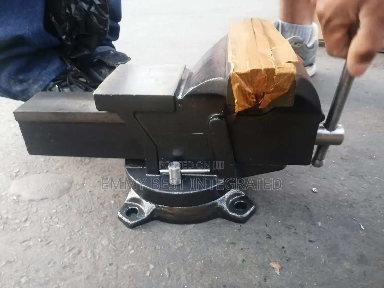 8" Bench Vise.